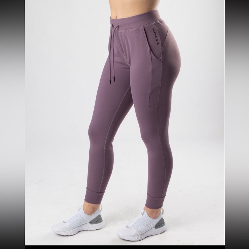 Alphalete Women’s Joggers Purple Athletic joggers
